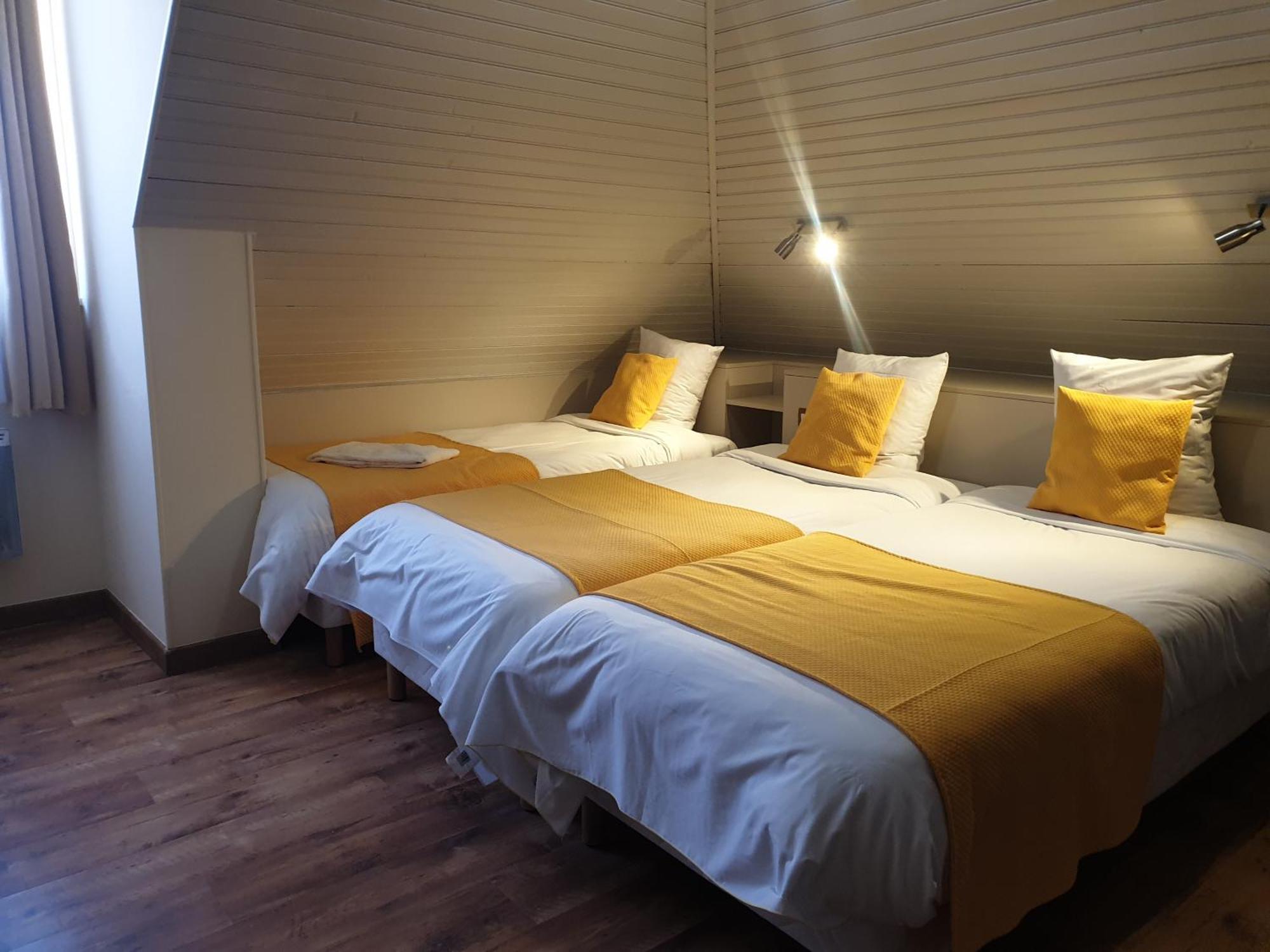 Hotel Restaurant Aux Deux Roses Neuf-Brisach Exteriör bild
