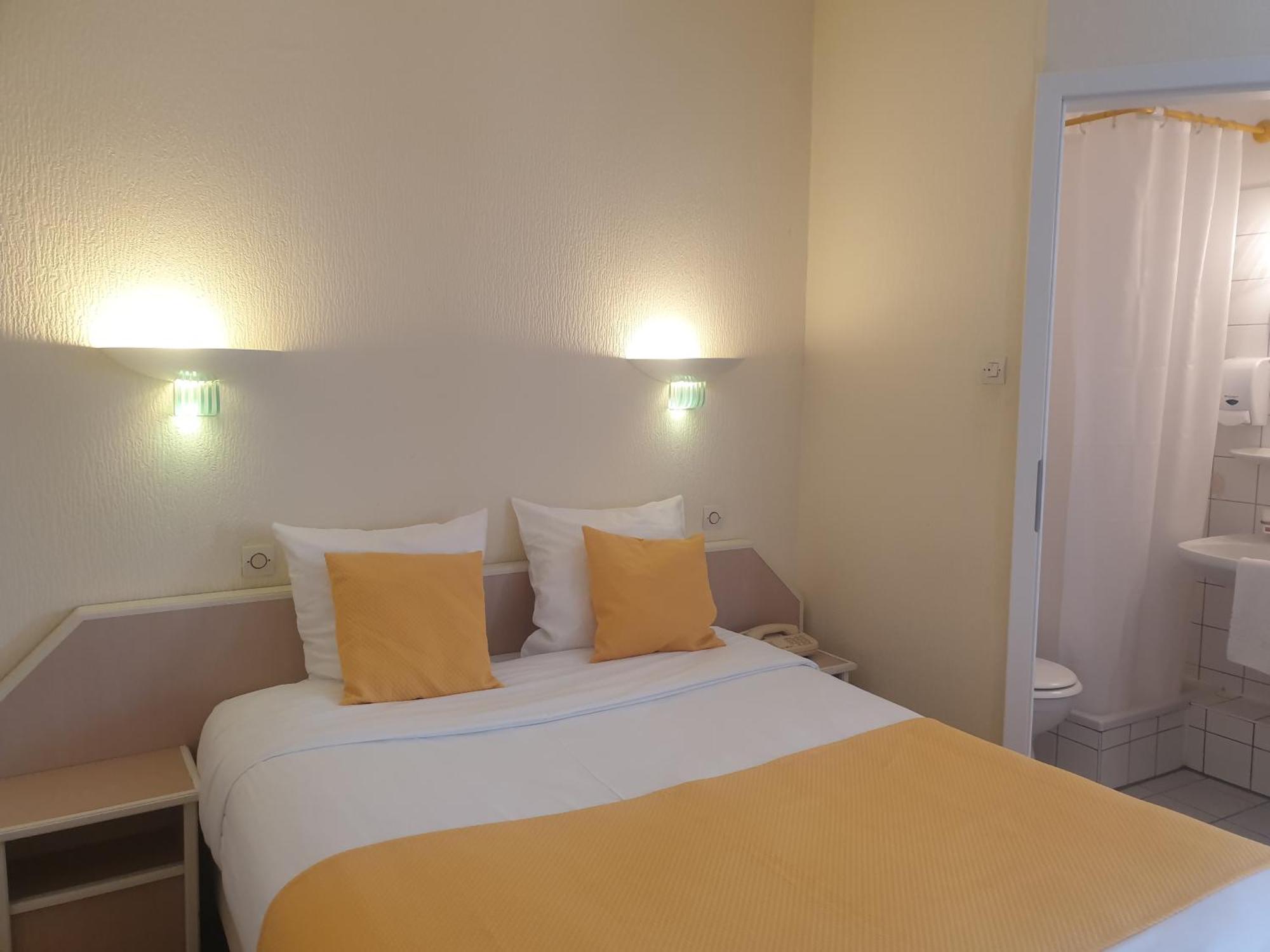 Hotel Restaurant Aux Deux Roses Neuf-Brisach Exteriör bild