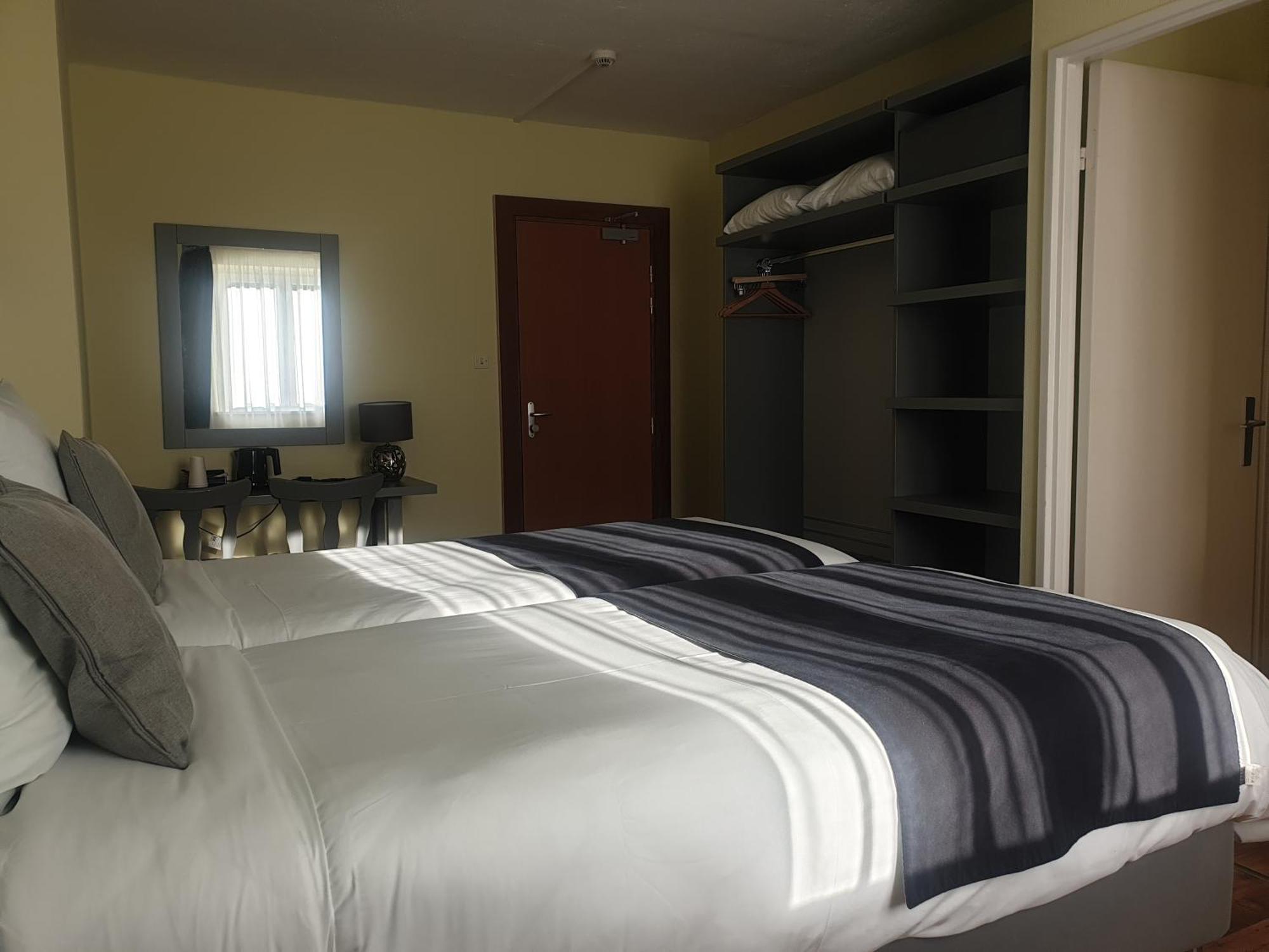Hotel Restaurant Aux Deux Roses Neuf-Brisach Exteriör bild