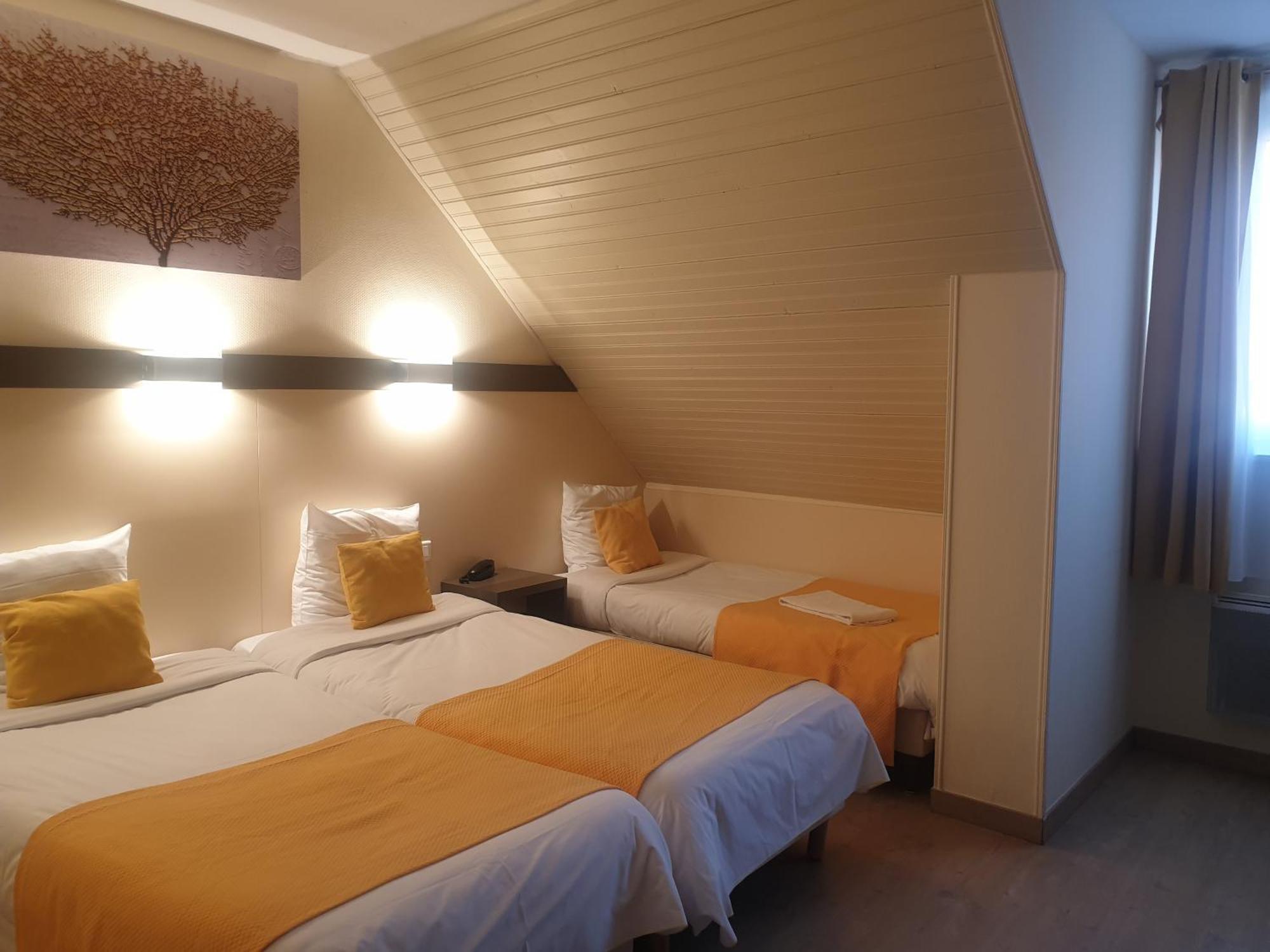 Hotel Restaurant Aux Deux Roses Neuf-Brisach Exteriör bild