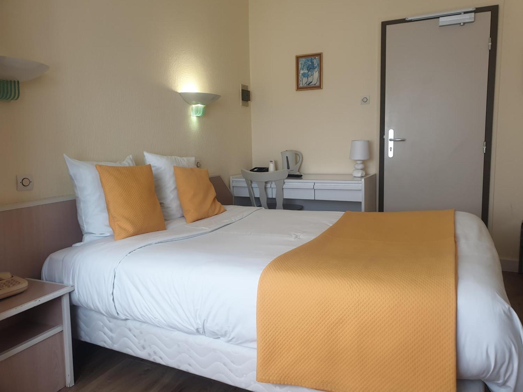 Hotel Restaurant Aux Deux Roses Neuf-Brisach Exteriör bild